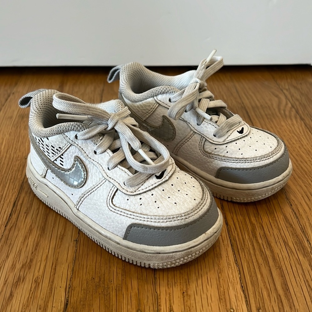 Mike Air Force 1 Sneaker in Toddler 7